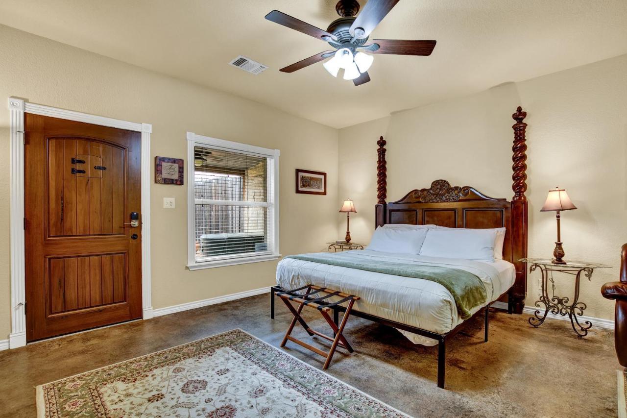 Romantic Oasis With Hot Tub Near Fred And Wineries! Fredericksburg Exterior foto